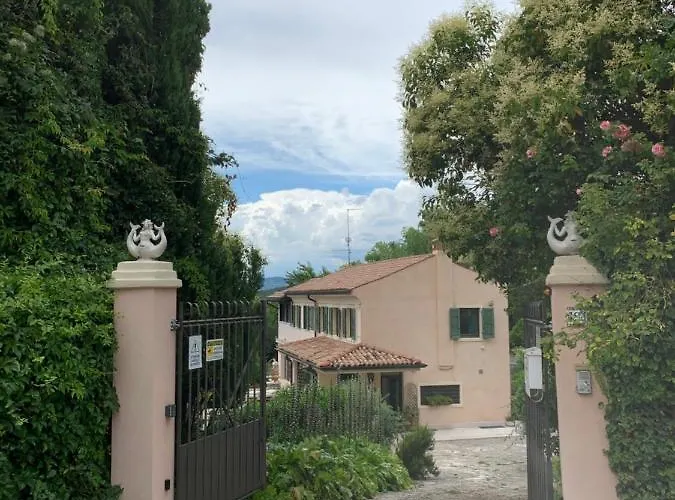 Villa Isidoro Ampio Parco ,piscina Privata, Arte E Giochi , Fitness *