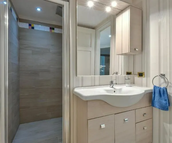 Isidoro Ampio Parco ,piscina Privata, Arte E Giochi , Fitness Verona